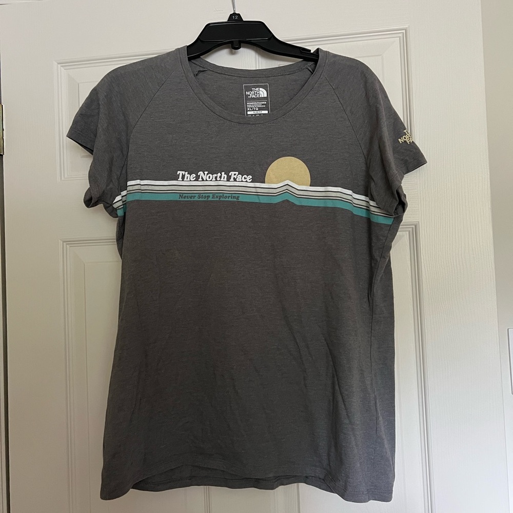 Womens XL northface t shirt